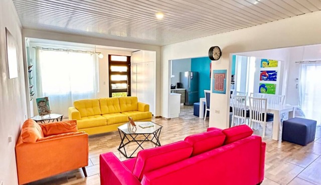 Modern Artsy City Home 2BR/2BA with Plunge Pool and a 3 min Walk to City Beach