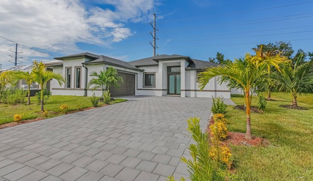 Modern coastal 3 bedrooms with Pool with Fireplace