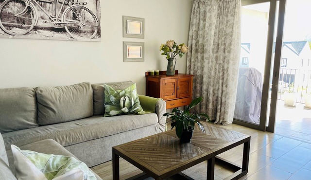 Modern, Spacious & Convenient apartment for 4
