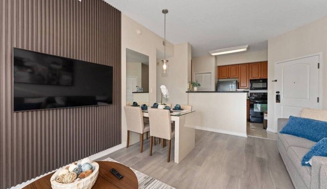 Modern Suite Near Universal & Convention Center