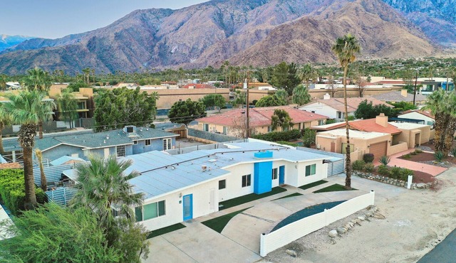 New Chic Remodel w/Heated Pool, Jacuzzi, Mini Golf, Bikes, Dry Bar, Coffee Bar