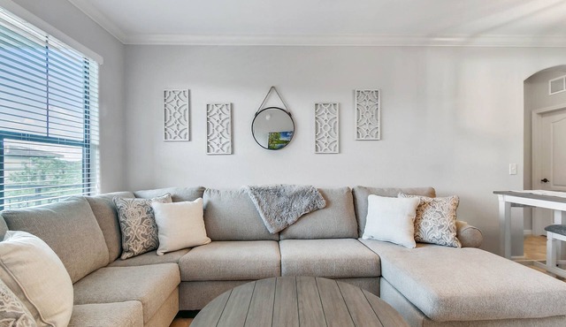Newly remodeled 4BR Condo -Bella Piazza-near all theme parks