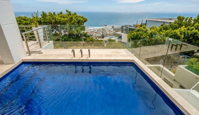 Ocean View Elegance - Majestic villa in Bantry Bay