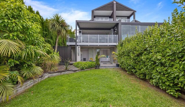 Ocean View Spacious 5BR Retreat for Families