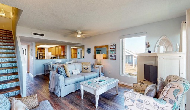 Oceanfront condo with resort amenities, beach access and pool in St. Augustine