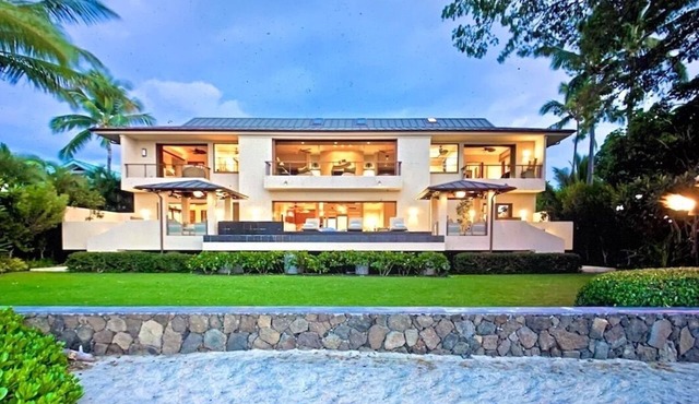 OCEANFRONT PUAKO HAWAII LUXURY VILLA STEPS TO HAWAII'S BEST SNORKEL & SCUBA REEF in Kamuela