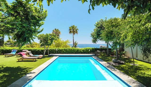 Opulent Spacious Fresnaye Sea View Leonotis Villa