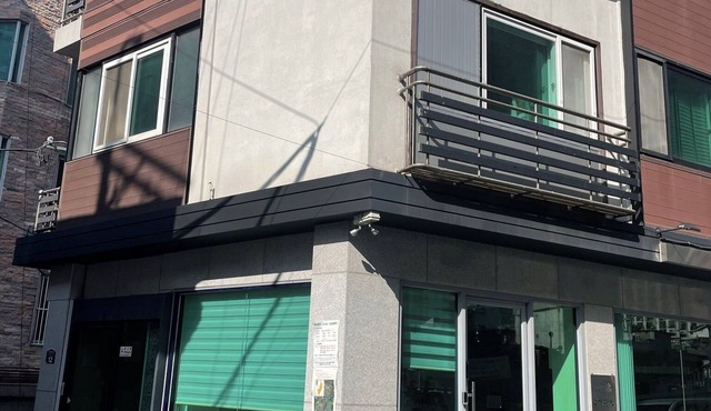 Peaceful 1-bedroom basic studio in Seoul