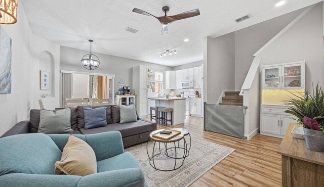 Peaceful 4BR Townhome in Regal Palms Resort