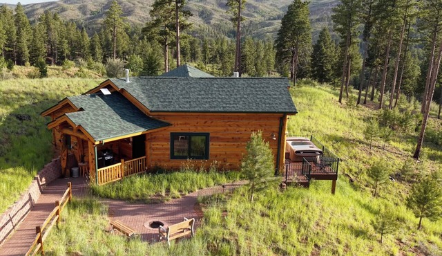 Pikes Peak Ranch - Bear Den Cabin