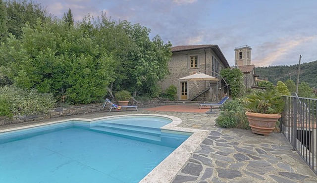 Podere dell 'Angelo - 9 Pax / Pool / large outdoors in Cisigliana