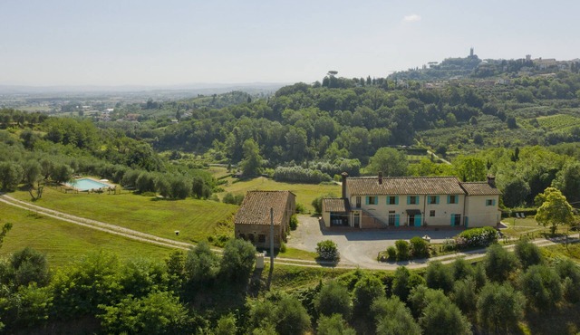 Podere l'Ulivo: typical Tuscan Villa of 400 meters with a large swimming pool