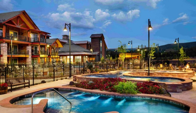 Premium Skiing Winter Escape! Upscale Villa Resort