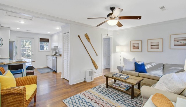 *PROFESSIONALLY CLEANED COASTAL Beach Chic Coastal Villa! Clean w/Large Yard!