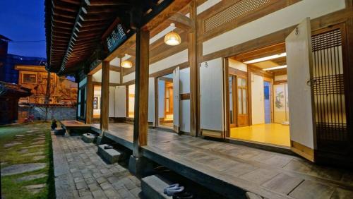 Pungryuheon Hanok private house
