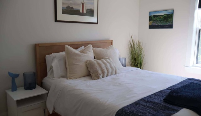 Raspberry Point Suite | Coastal Escape with Ocean Views & Kitchenette - Sleeps 4 in Victoria