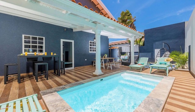 Renovated 4BR2BA w/Private Pool in Prime Location