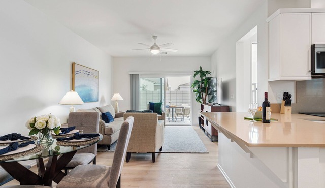 Resort Pool + Hot Tub + Gym + Coworking Lounge + Firepit | Summerwell