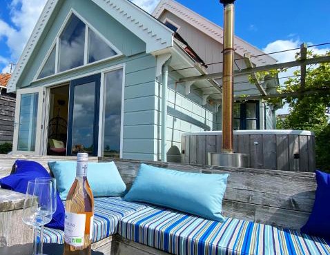 Romantic Dutch hideaway in Jisp