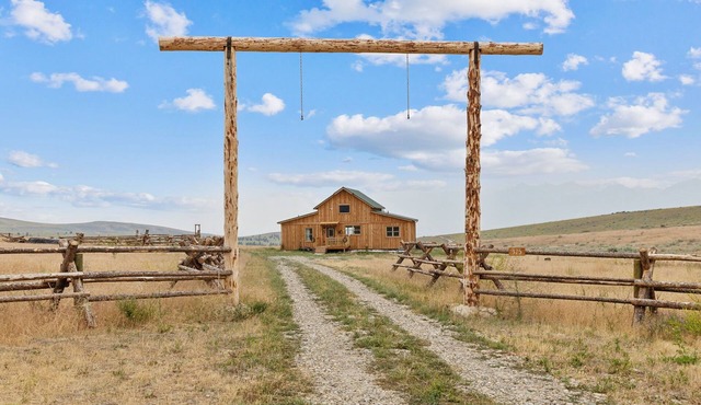 Rustic Barn Retreat in Stevensville, Montana in Stevensville