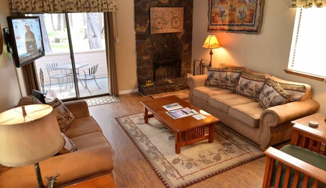 Rustic Condo with Access to Exclusive Golf