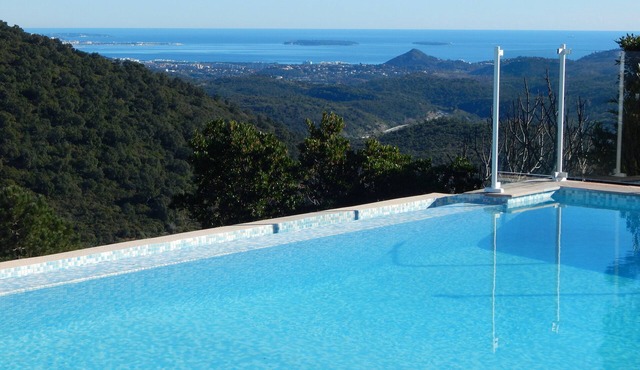 Secured Private Domain, Amazing Cannes Bay View, Close to Beach,Tennis Court,CA in Les Adrets-de-l'Estérel