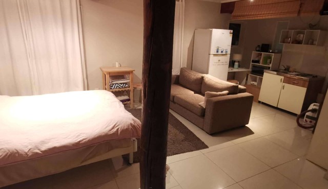 Self contained Studio surrounded by native NZ forest, close to City & amenities in Auckland
