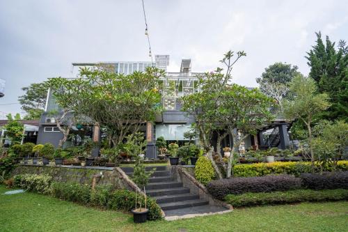 Seven Terrace in Caringin