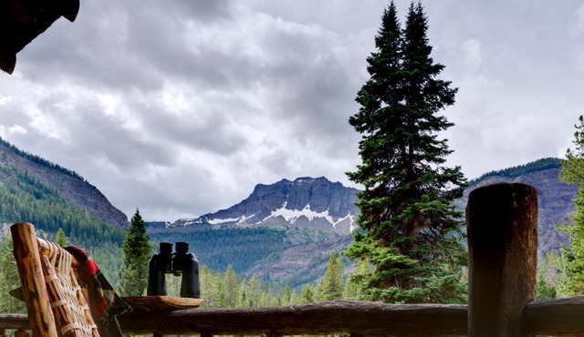 Silver Gate Lodging in Cooke City