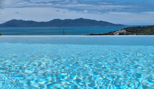 Single-storey bophut sea-view villa with large infinity pool.