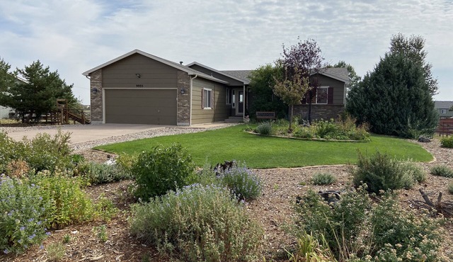 Spacious and Comfortable Garden Level Basement Apartment in Peyton