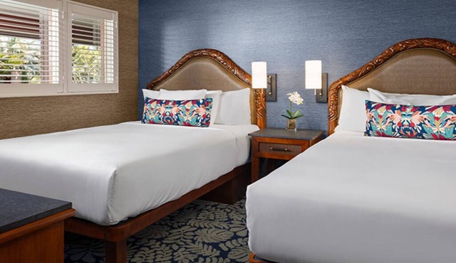 Spacious Bay Front Double Suite | Catamaran Resort Escape in San Diego