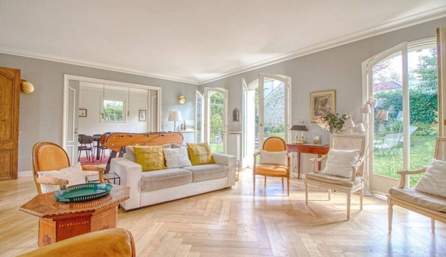 Spacious house - Quiet & Family friendly in Versailles