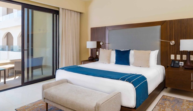 Spacious Two Bedroom Suite.Amazing Pools including a Lazy River