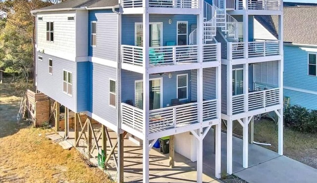 Steps from beach and boardwalk!