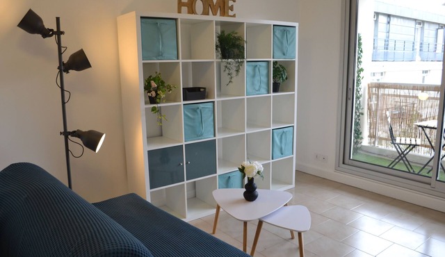 Studio + Espace Nuit - Les Lilas. Calme. Balcon. 33 M² Cuisine, Salle de Bain