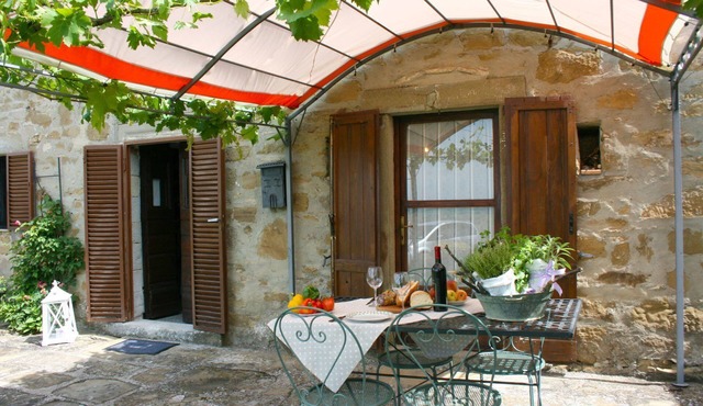 Stunning private villa for 5 people with private pool, WIFI, A/C and pets allowed