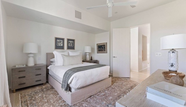 Stylish Beachside Retreat with Balcony For Family Getaways