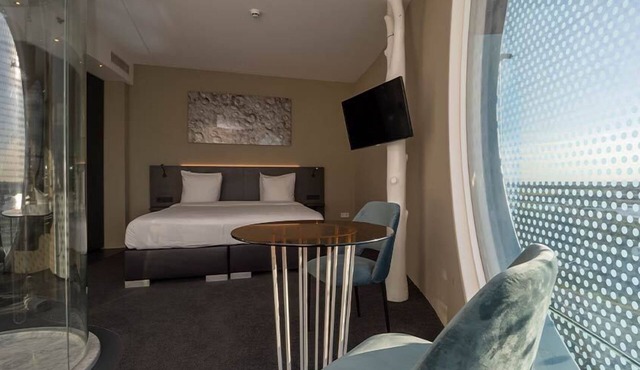 Stylish Oasis | Canal Belt, Keukenhof, & De Hoge Dijk Golf Course Nearby