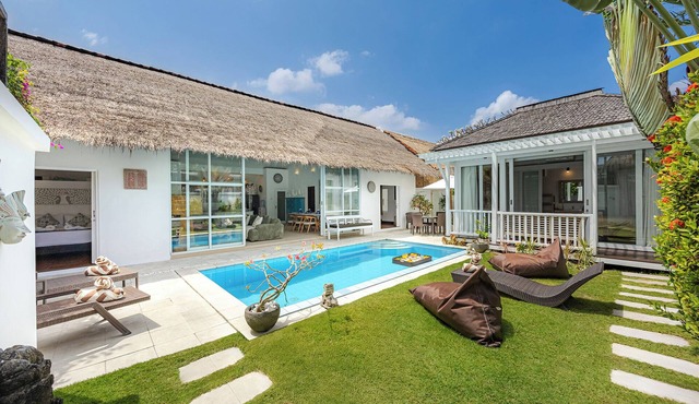 Thatched Tropical Garden Home with Pool in Trendy Seminyak