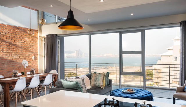 The Bond Square - Two Bedroom Apartment, Sleeps 4