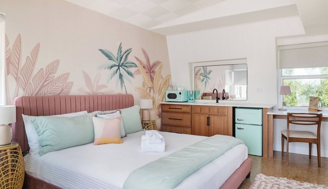 The Mangrove King Studio -5 min walk to beach! in St. Augustine