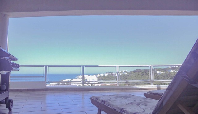 This apartment is a 3 bedroom(s), 2 bathrooms, located in Dolphin Coast, KwaZulu-Natal. in Dolphin Coast