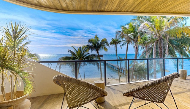 Tranquil beachfront getaway with amazing views, outdoor pool in Tulum