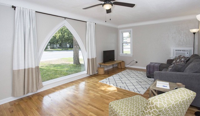 Triangular Casa in Billings in Billings