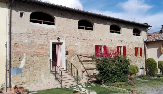 Typical dwelling in the heart of the Tuscany between FLORENCE and SIENA