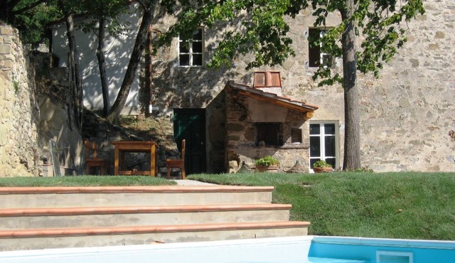 Typical Tuscan villa with outstanding views sleeps 8 private pool 12 x 6 m.