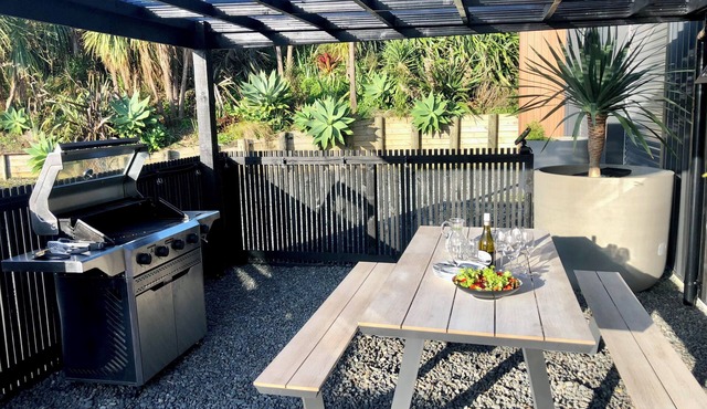 Unique coastal property just 40 mins from the CBD, the ultimate getaway for 2!