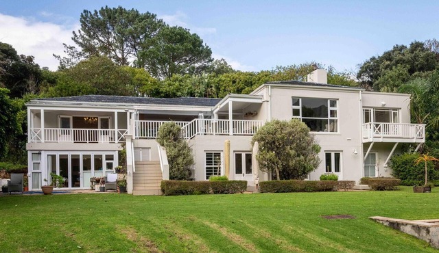 Unique Villa with pool and tennis court