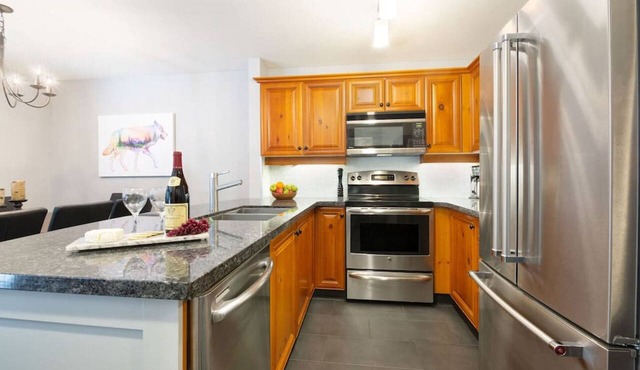 Upgraded Mountainside 3BR TH Ski-in, w/Private HT